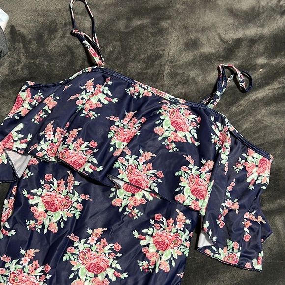 Maternity one piece swimsuit - Picture 2 of 3